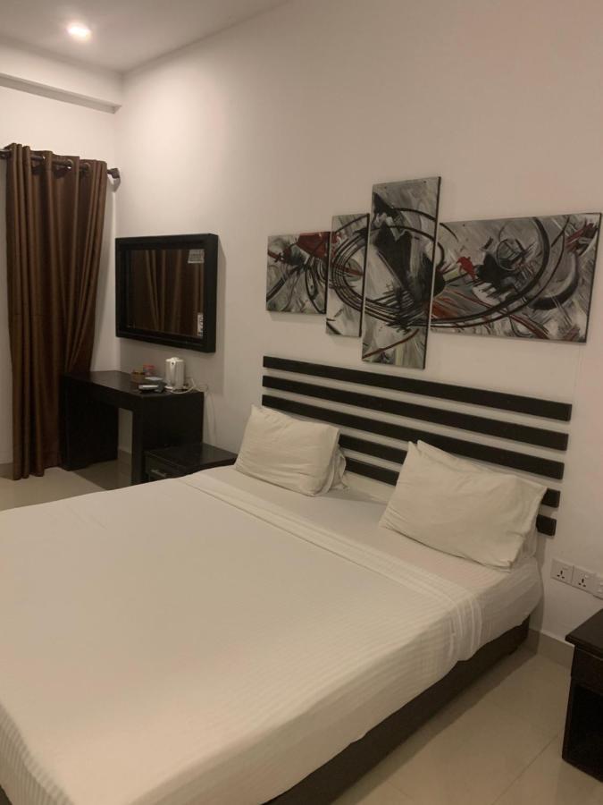 Sunrise Palace Negombo Exterior photo