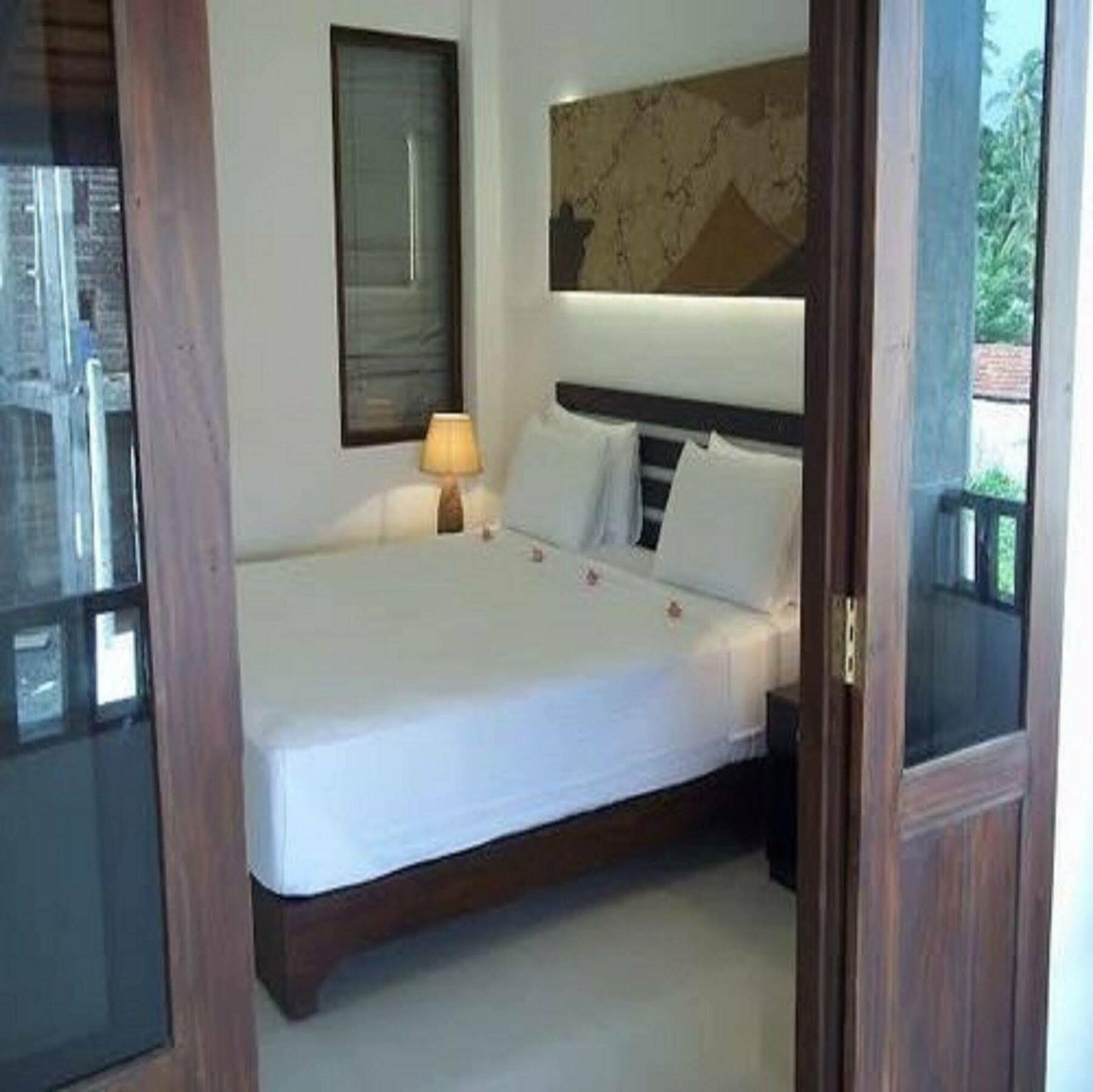 Sunrise Palace Negombo Exterior photo